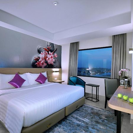 Quest Prime Cikarang By Aston Hotel Bekasi Eksteriør billede