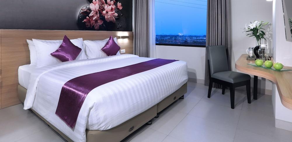 Quest Prime Cikarang By Aston Hotel Bekasi Eksteriør billede