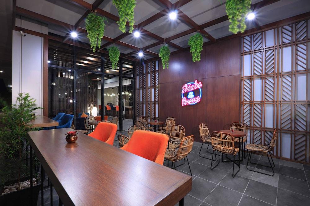 Quest Prime Cikarang By Aston Hotel Bekasi Eksteriør billede