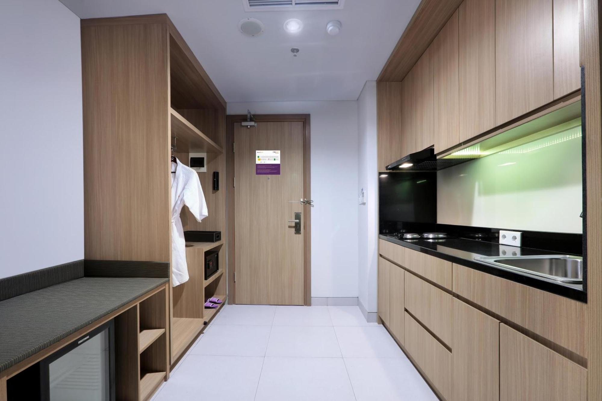 Quest Prime Cikarang By Aston Hotel Bekasi Eksteriør billede